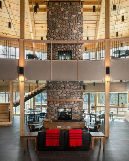 Metis Crossing Hotel Smoky Lake Exterior photo